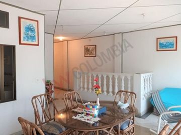 Casa en Venta en Carmen de Apicalá, Tolima. 3 amplios niveles, Local comercial