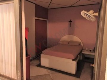 Casa en Venta en Carmen de Apicalá, Tolima. 3 amplios niveles, Local comercial