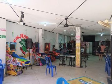 Casa en Venta en Carmen de Apicalá, Tolima. 3 amplios niveles, Local comercial