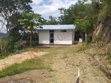 En Venta Cabaña de dos habitaciones y Lote en Agua de Dios Cundinamarca-7645
