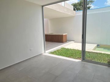 ARLEDA: Casa residencial de un piso en San Antonio Hool, Mérida, Yucatán.