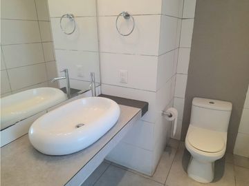 BAJO DE PRECIO! Amplio departamento en venta en Miraflores