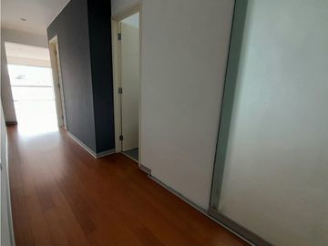BAJO DE PRECIO! Amplio departamento en venta en Miraflores