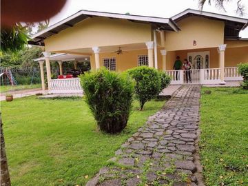 VENDO CASA DE SEGUNDA EN BOQUERON