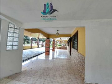 VENDO CASA EN VIA PRINCIPAL LOS ALGARROBOS