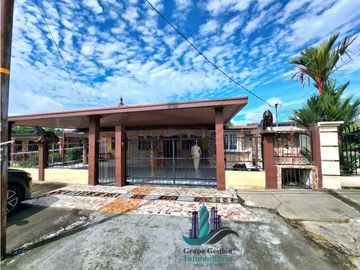 VENDO CASA EN VIA PRINCIPAL LOS ALGARROBOS