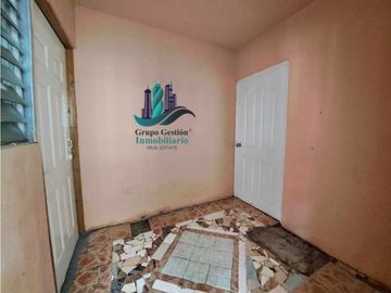 VENDO CASA EN VIA PRINCIPAL LOS ALGARROBOS