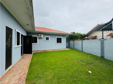 Venta de casa en David, Residencial San José.