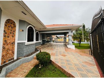Venta de casa en David, Residencial San José.