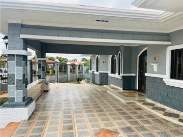 Venta de casa en David, Residencial San José.