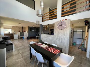 VENTA CASA SANTA CRUZ DEL LAGO CARLOS PAZ 4 DOR PISCINA