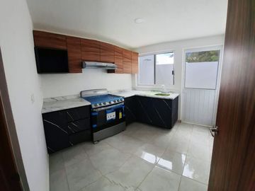 Casas en venta en Fraccionamiento Fuente de San Pablo, a unos minutos de CU