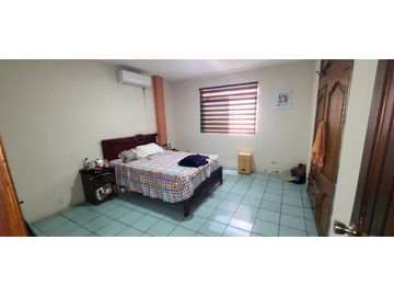 En venta casa  sector parque la Rotonda Portoviejo