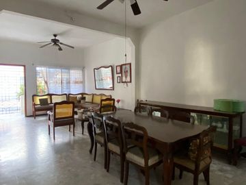 COL. IGNACIO ZARGOZA, Casa en VENTA con local comercial sobre un terreno de 640 m2
