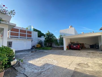 COL. IGNACIO ZARGOZA, Casa en VENTA con local comercial sobre un terreno de 640 m2