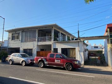 COL. IGNACIO ZARGOZA, Casa en VENTA con local comercial sobre un terreno de 640 m2
