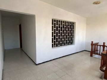 COL. IGNACIO ZARGOZA, Casa en VENTA con local comercial sobre un terreno de 640 m2