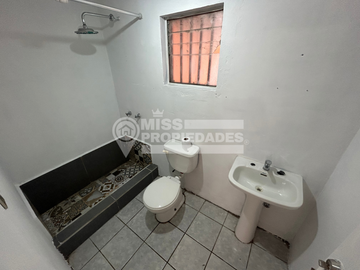 SE VENDE CASA EN CALLE SAMUEL BAÑADOS MORRIS SECTOR NORTE