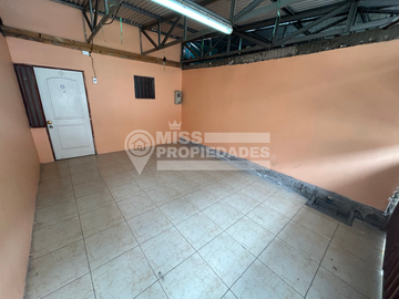 SE VENDE CASA EN CALLE SAMUEL BAÑADOS MORRIS SECTOR NORTE