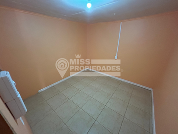 SE VENDE CASA EN CALLE SAMUEL BAÑADOS MORRIS SECTOR NORTE