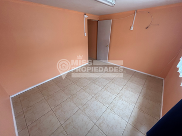 SE VENDE CASA EN CALLE SAMUEL BAÑADOS MORRIS SECTOR NORTE
