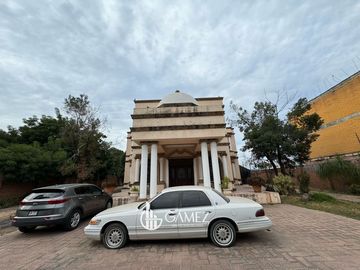 CASA EN VENTA LAS QUINTAS