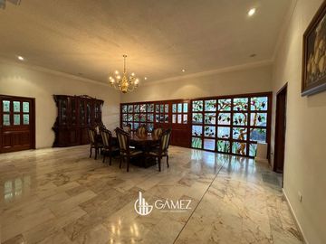 CASA EN VENTA LAS QUINTAS