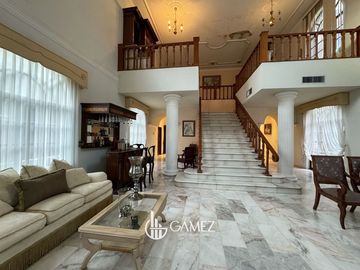 CASA EN VENTA LAS QUINTAS