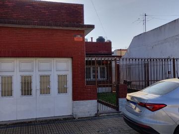 Casa PH en venta en Wilde