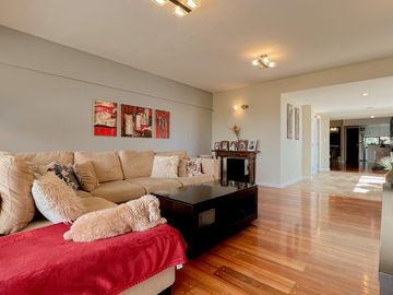 Venta  importante piso  con cochera  barrio Chauvin. Mar del Plata