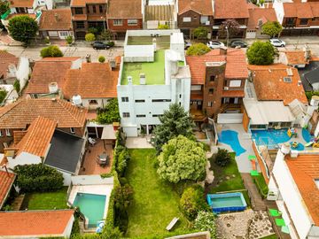 Venta  importante piso  con cochera  barrio Chauvin. Mar del Plata
