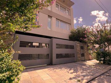 Venta  importante piso  con cochera  barrio Chauvin. Mar del Plata