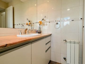 Venta  importante piso  con cochera  barrio Chauvin. Mar del Plata