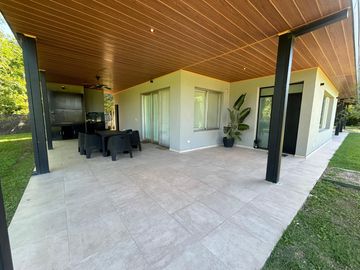 Venta - Casa - Barrio Parque La Verdad - Exaltación de la Cruz