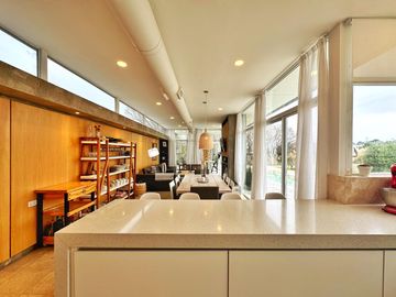 Venta de casa estilo minimalista en Barrio Privado Arenas del Sur