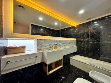 Venta de casa estilo minimalista en Barrio Privado Arenas del Sur