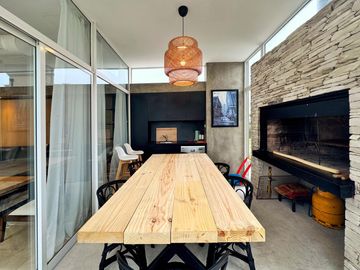 Venta de casa estilo minimalista en Barrio Privado Arenas del Sur