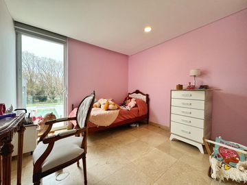 Venta de casa estilo minimalista en Barrio Privado Arenas del Sur