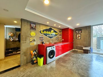 Venta de casa estilo minimalista en Barrio Privado Arenas del Sur