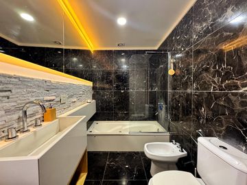 Venta de casa estilo minimalista en Barrio Privado Arenas del Sur