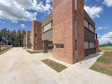 Casa 2 dormitorios en Condominio - Tierra de sueños 3, Roldan