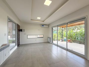 Casa 2 dormitorios en Condominio - Tierra de sueños 3, Roldan