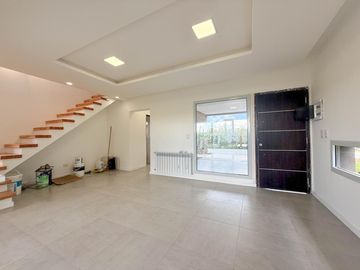 Casa 2 dormitorios en Condominio - Tierra de sueños 3, Roldan