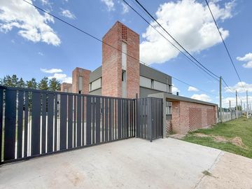 Casa 2 dormitorios en Condominio - Tierra de sueños 3, Roldan