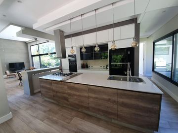 Casa en  Alquiler anual Benavidez Greens - 3 dormitorios - excelente acceso