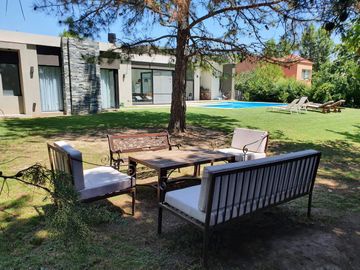 Casa en  Alquiler anual Benavidez Greens - 3 dormitorios - excelente acceso