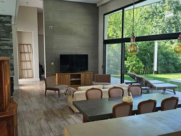 Casa en  Alquiler anual Benavidez Greens - 3 dormitorios - excelente acceso