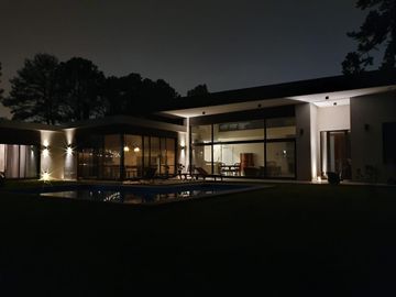 Casa en  Alquiler anual Benavidez Greens - 3 dormitorios - excelente acceso