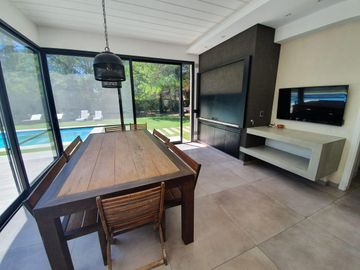 Casa en  Alquiler anual Benavidez Greens - 3 dormitorios - excelente acceso