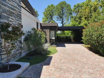Casa en  Alquiler anual Benavidez Greens - 3 dormitorios - excelente acceso